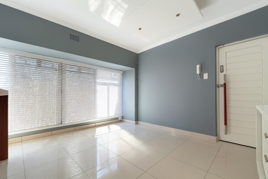 1 Bedroom Property for Sale in Sea Point Western Cape